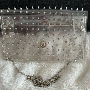 Clutch with long chain